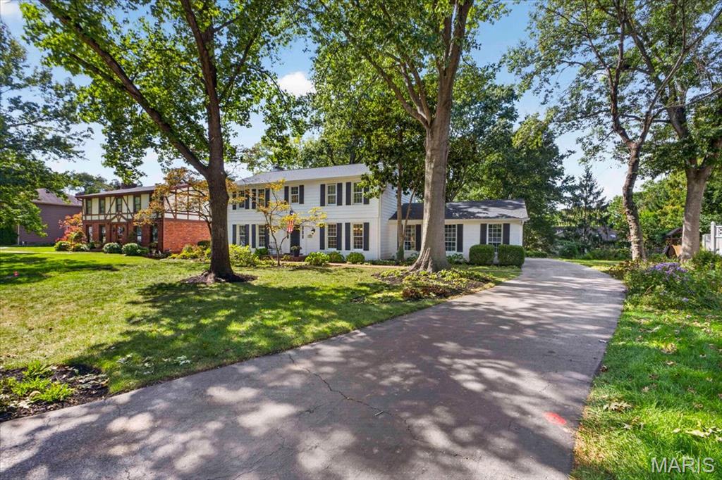 679 Golfview Drive, Ballwin, MO 63011 — photo 2