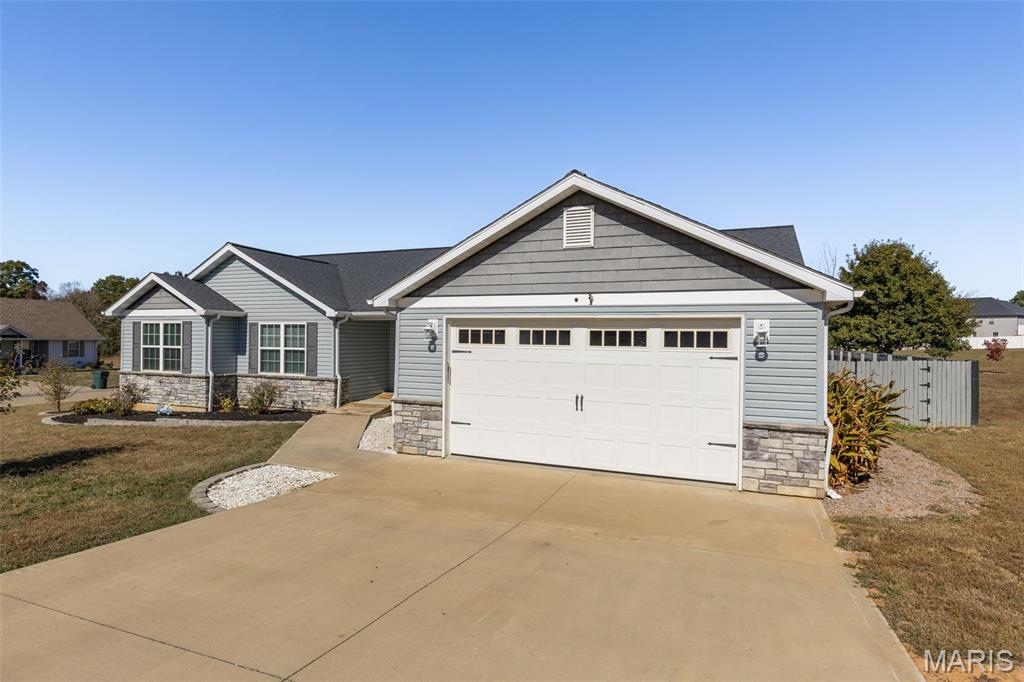 212 Redbud Drive — photo