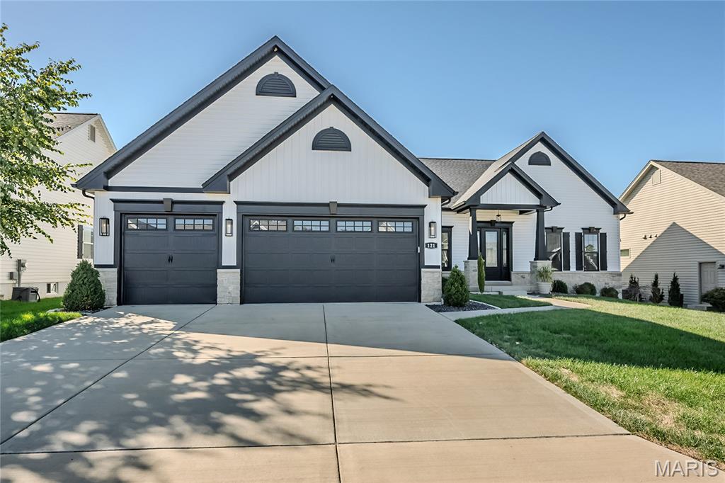 121 Eagle Estates Drive — photo