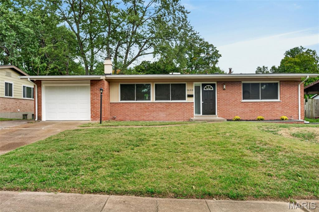 1600 Gallant Fox Drive — photo