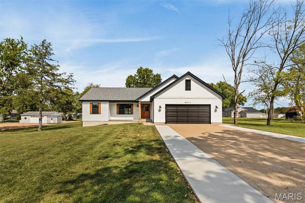8411 Goldenrod Road — photo