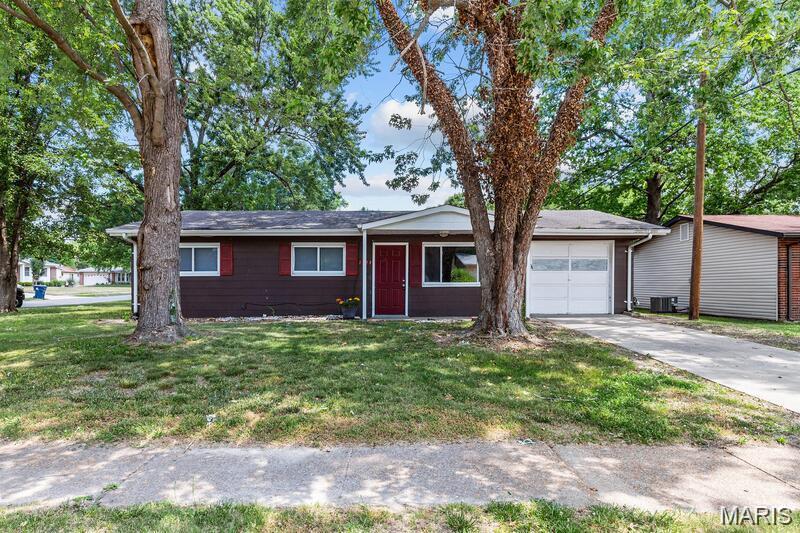 1395 Bluebird Drive — photo