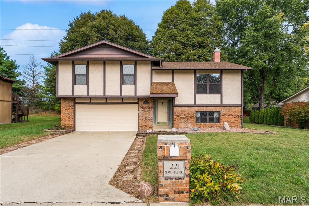 221 Blanc Lee Drive — photo