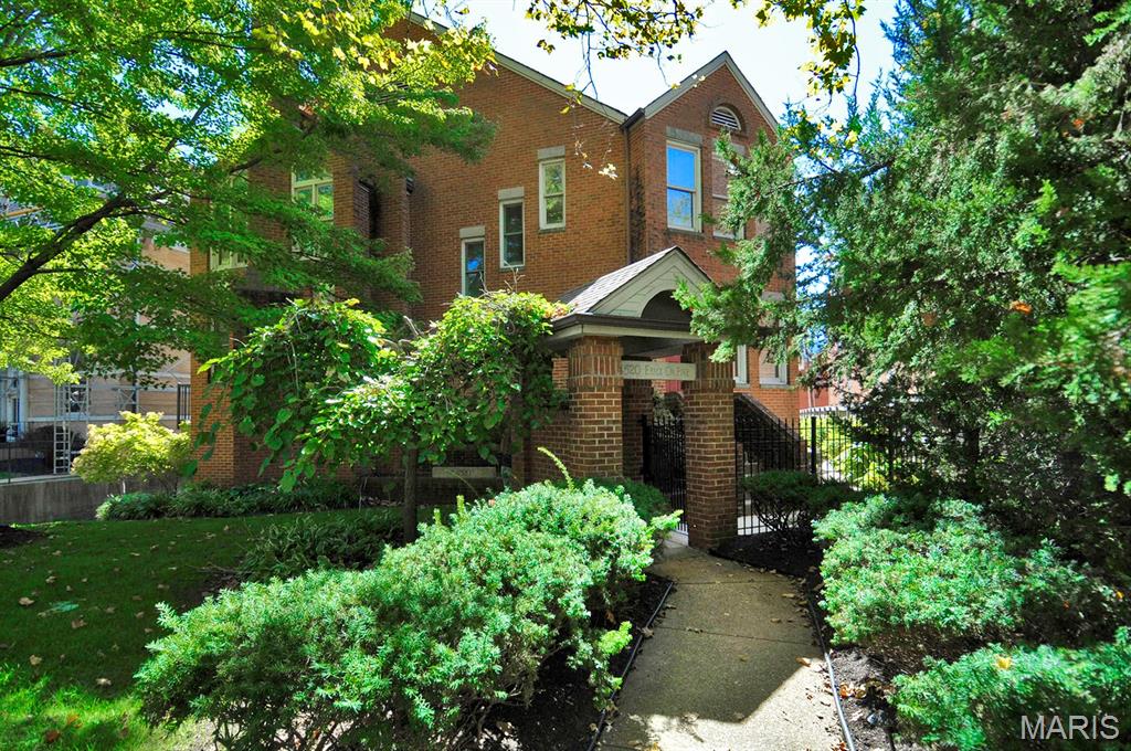 4520 W Pine Boulevard 8 — photo