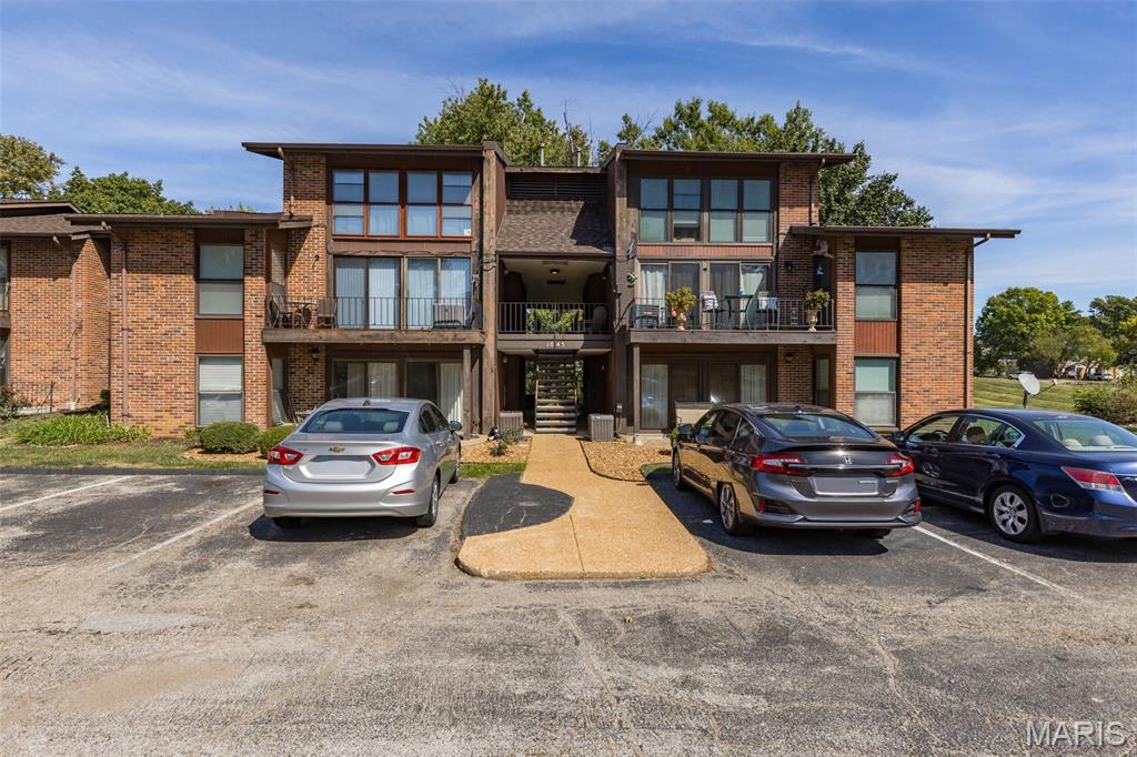 1045 Mersey Bend Drive E — photo