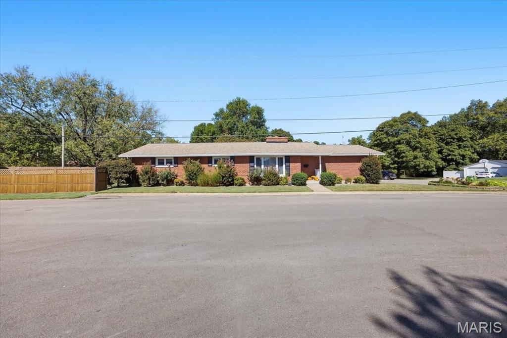 111 Linn Drive — photo