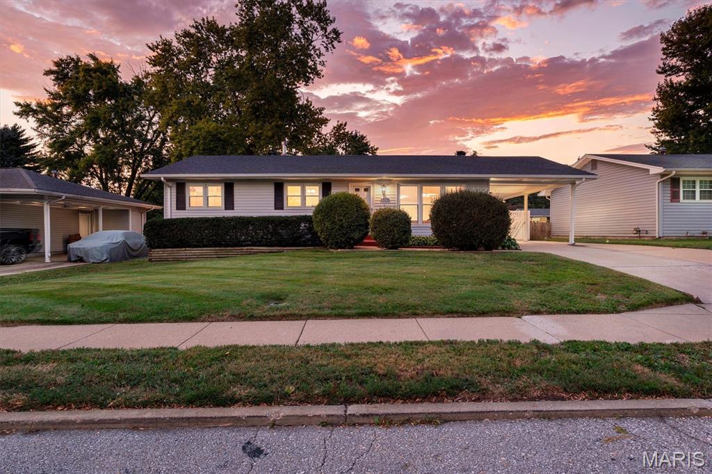1470 Lindsay Lane — photo