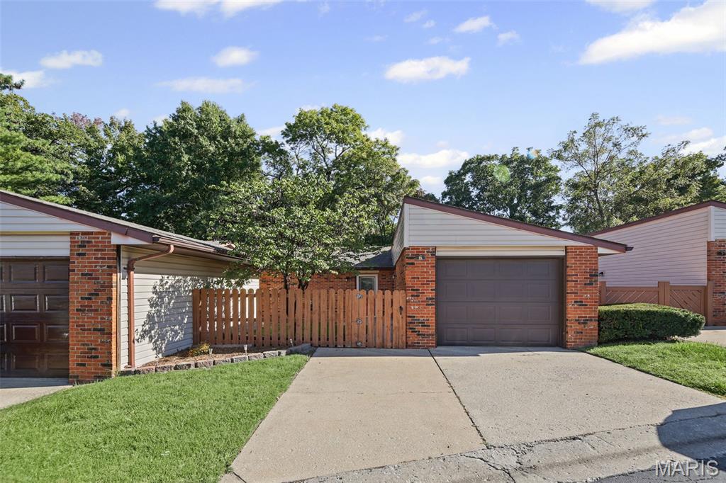 6 Parkridge — photo