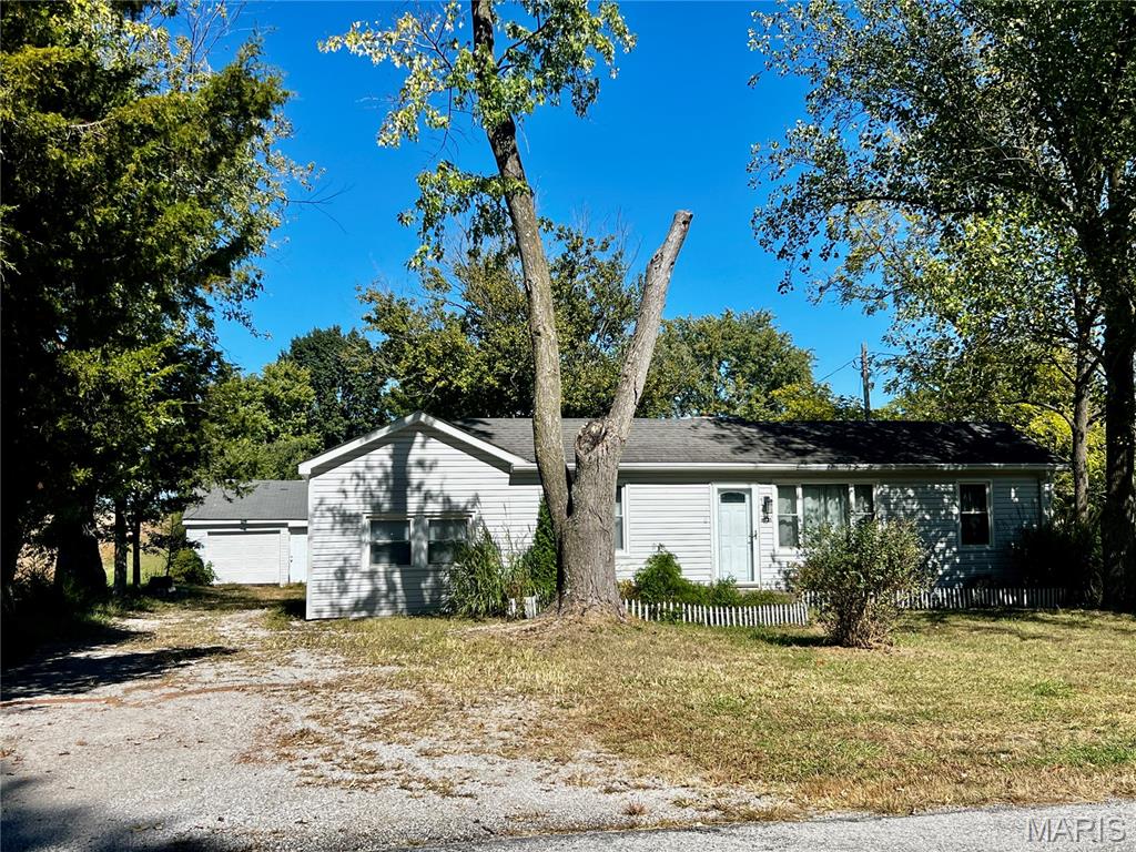 6521 Ll Road — photo