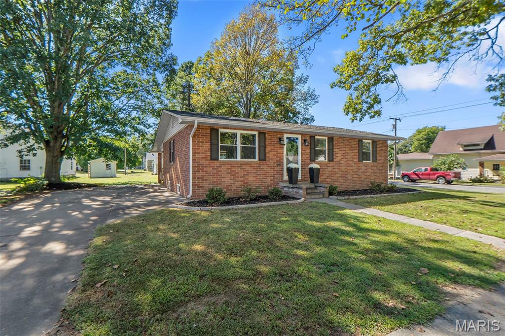 330 Gray Avenue, Chaffee, MO 63740 — photo 2