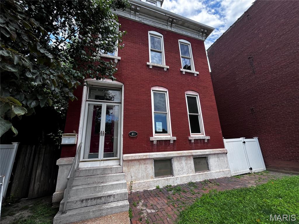 2813 Meramec Street — photo