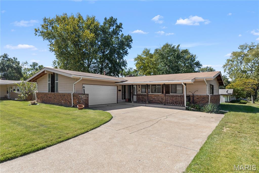 445 Durwood Drive — photo