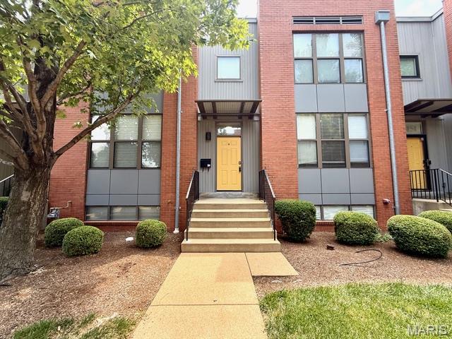 4153 McPherson Avenue — photo
