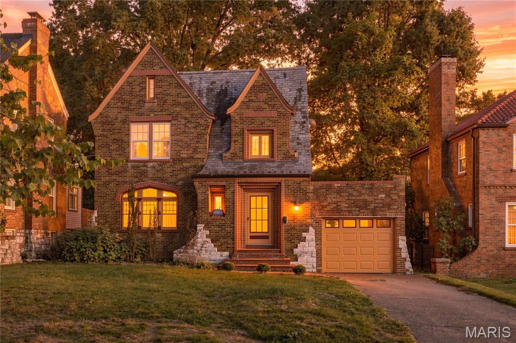 7332 Huntington Drive — photo