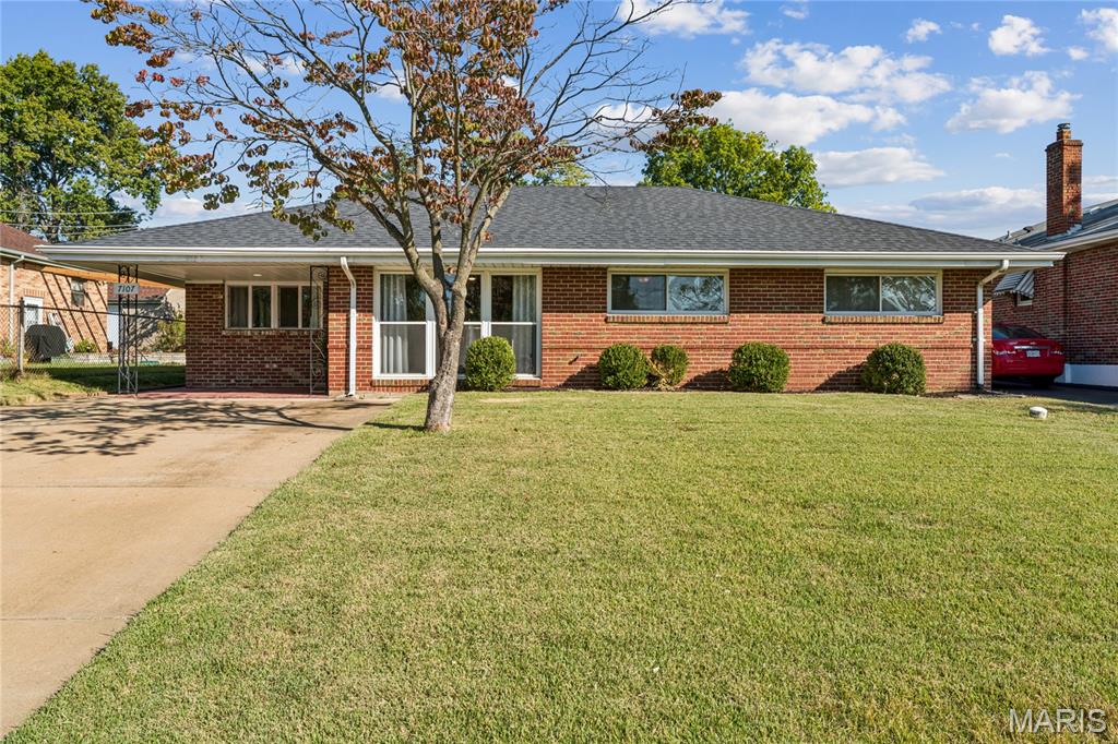 7107 Heege Road — photo