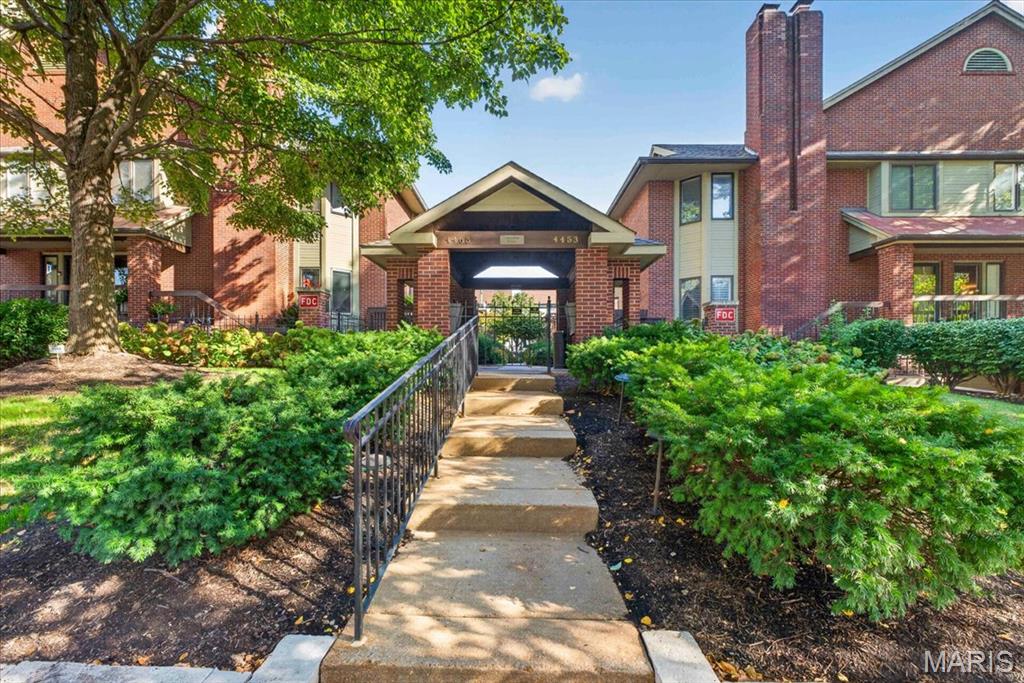 4453 West Pine Boulevard Unit 1 — photo