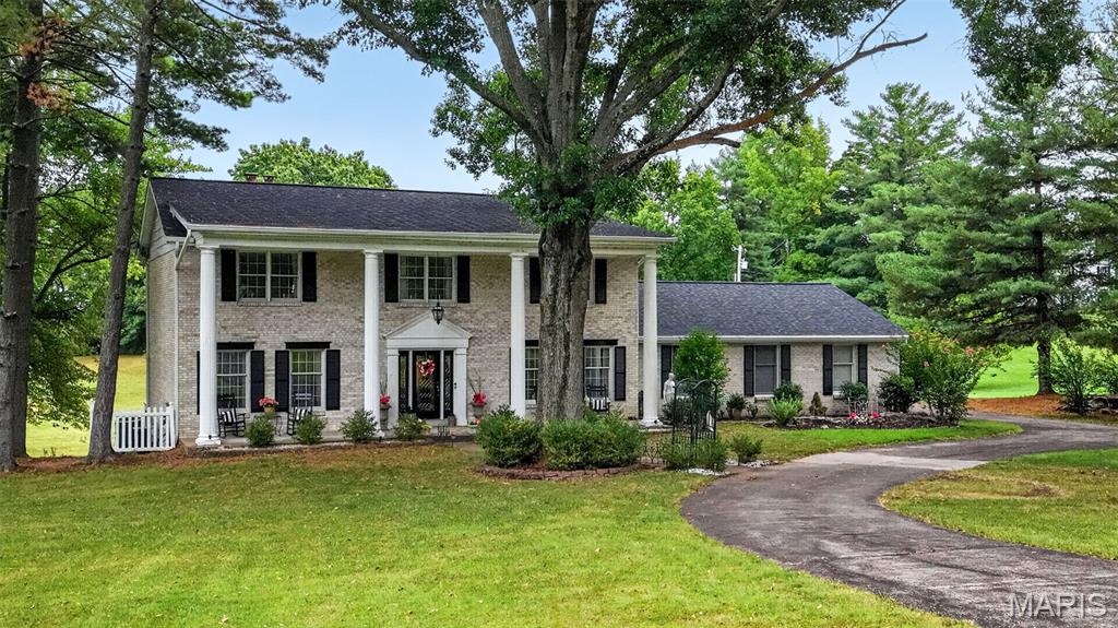 33 Weldon Spring Heights Drive, Weldon Spring, MO 63304