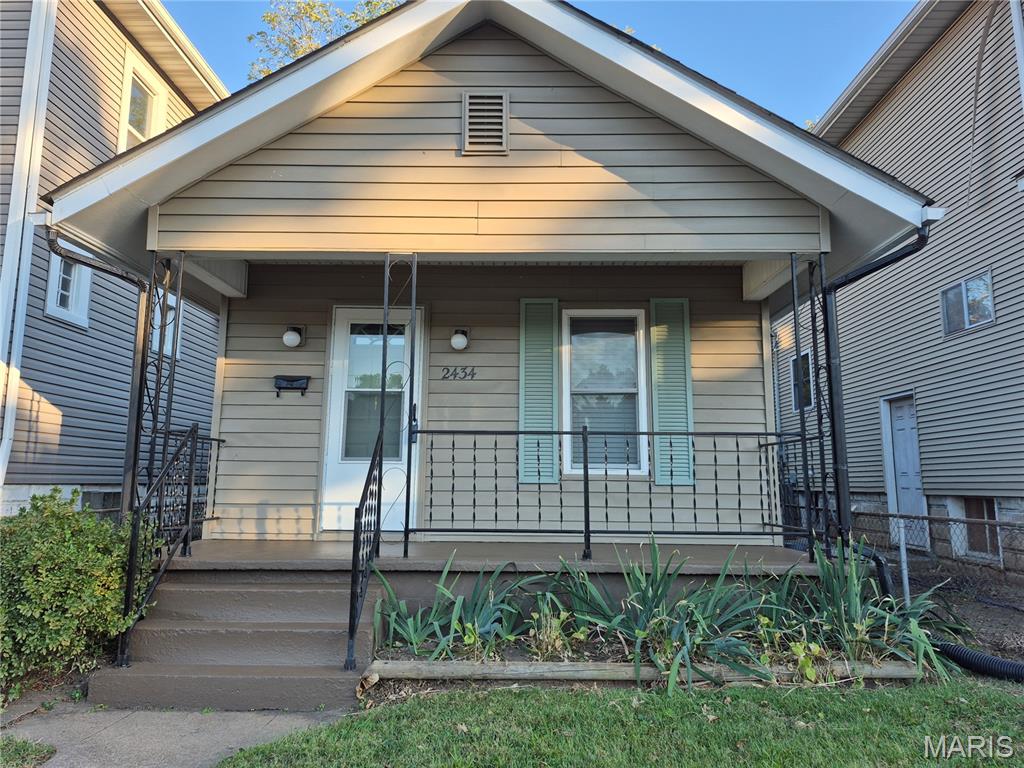 2434 Benton Street — photo