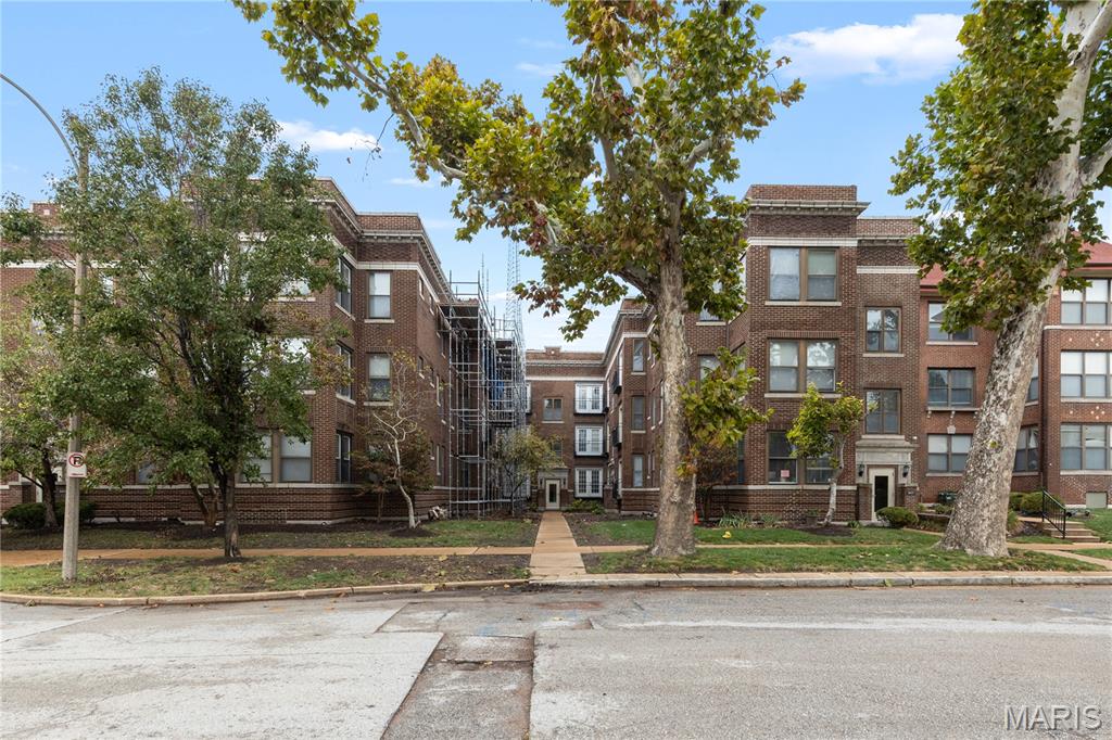5675 Waterman Boulevard Unit 31 — photo