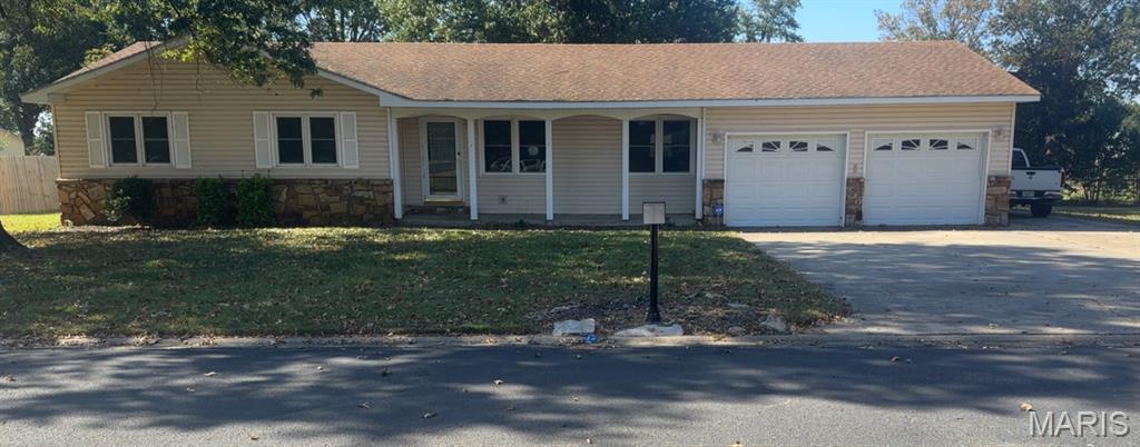 909 Glenn Drive — photo