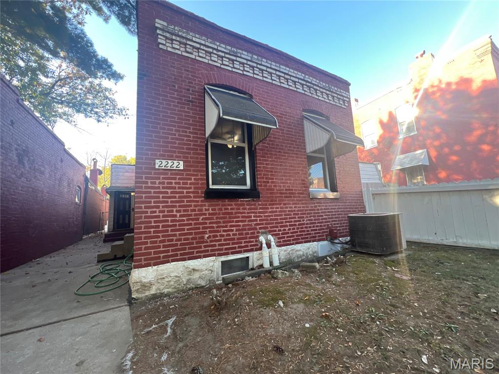 2222 Montana Street — photo