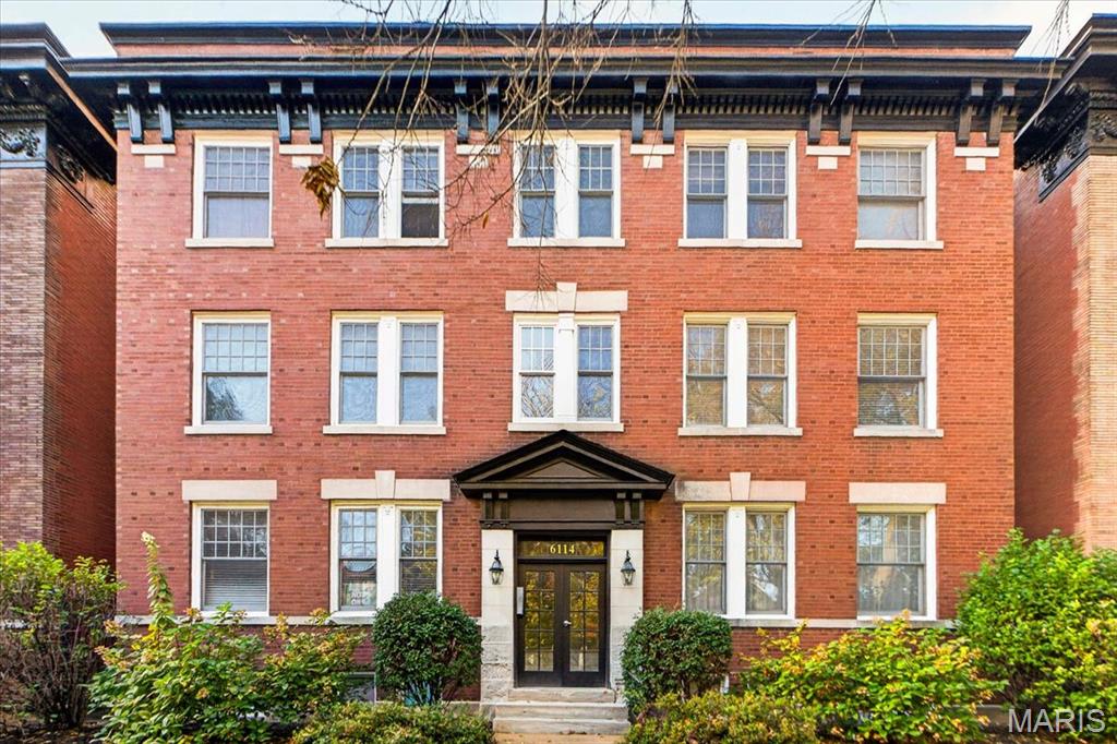 6114 Washington Boulevard Unit 202 — photo