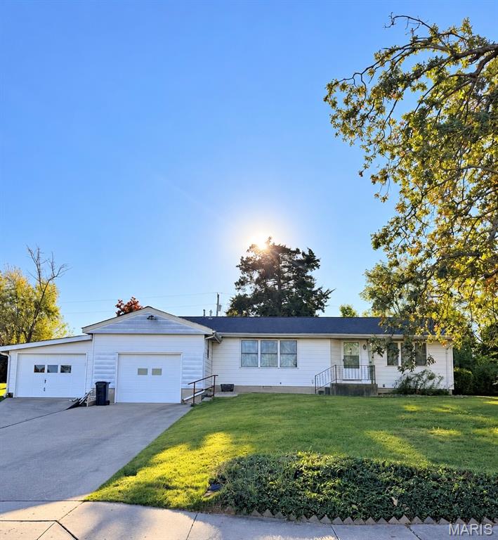 903 Parkwood Drive — photo