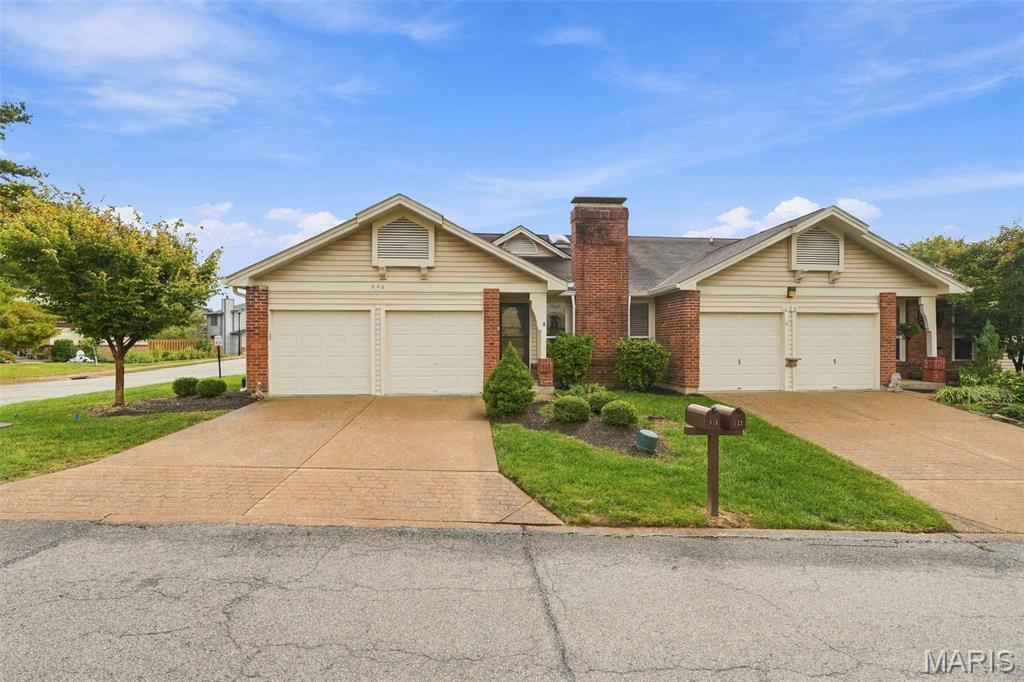 646 Sandy Summit Drive, Ballwin, MO 63021 — photo 2
