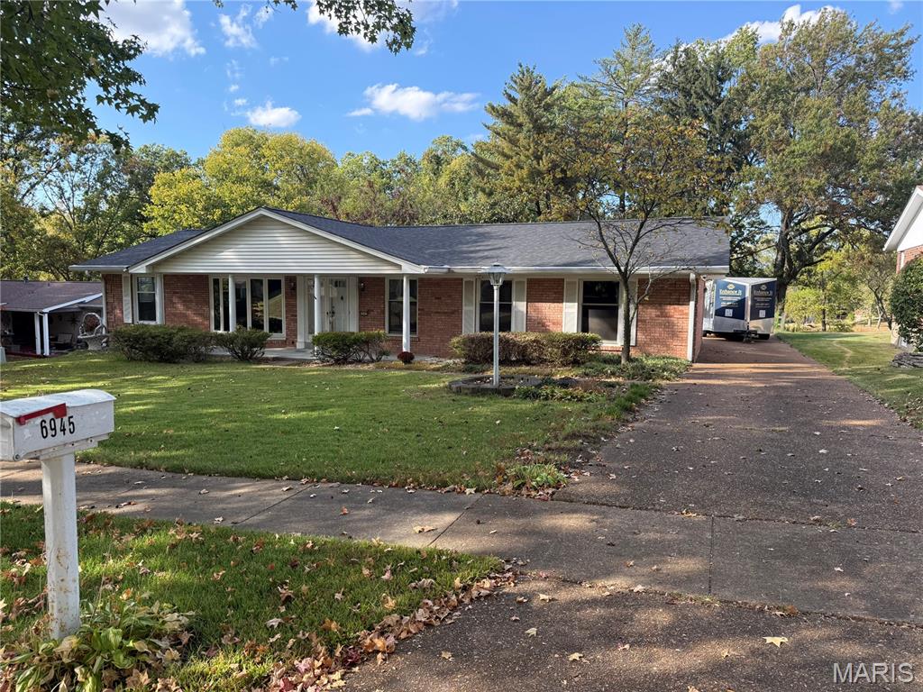6945 Lakeside Hills Drive — photo