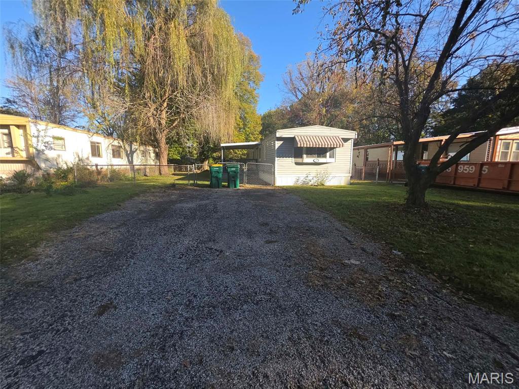 210 Ellen Lane — photo