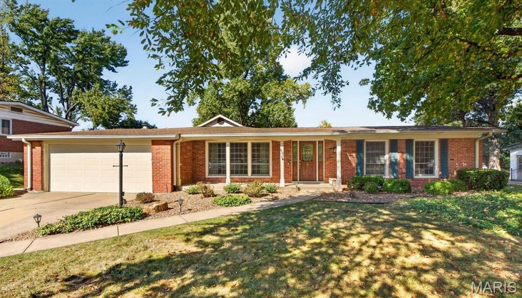 832 Westwood Drive — photo