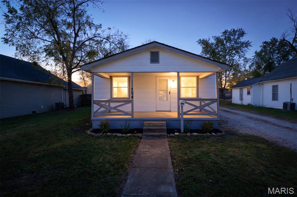 704 N Desloge Drive — photo