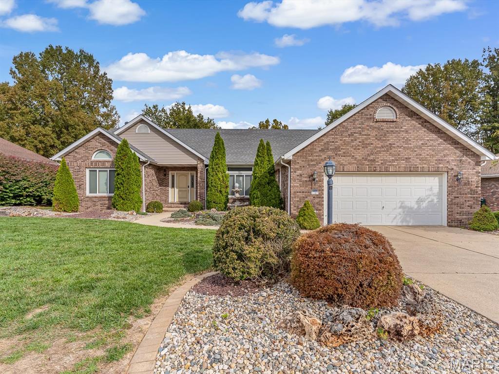 1107 E Woodfield Drive — photo