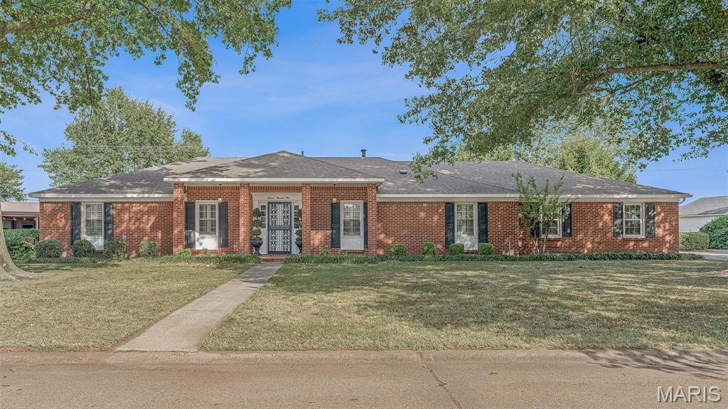 1604 N Lincoln Circle — photo