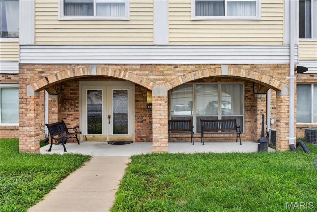942 Guelbreth Lane Unit 300 — photo