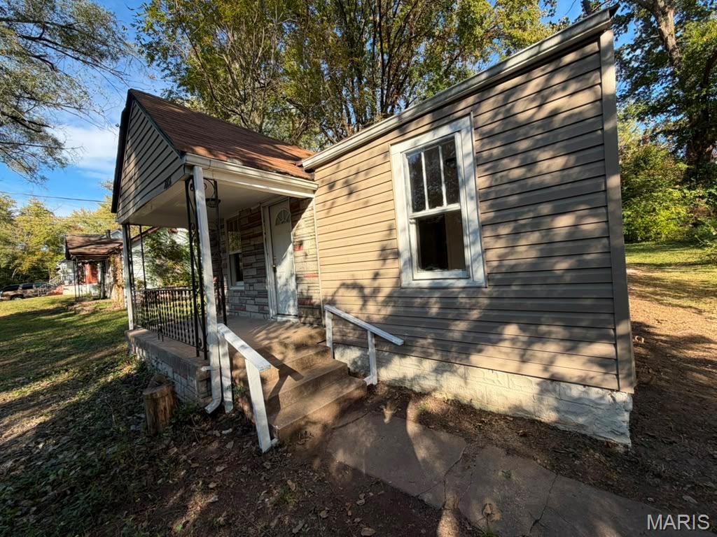 Home in St Louis, MO 63136 — photo 3
