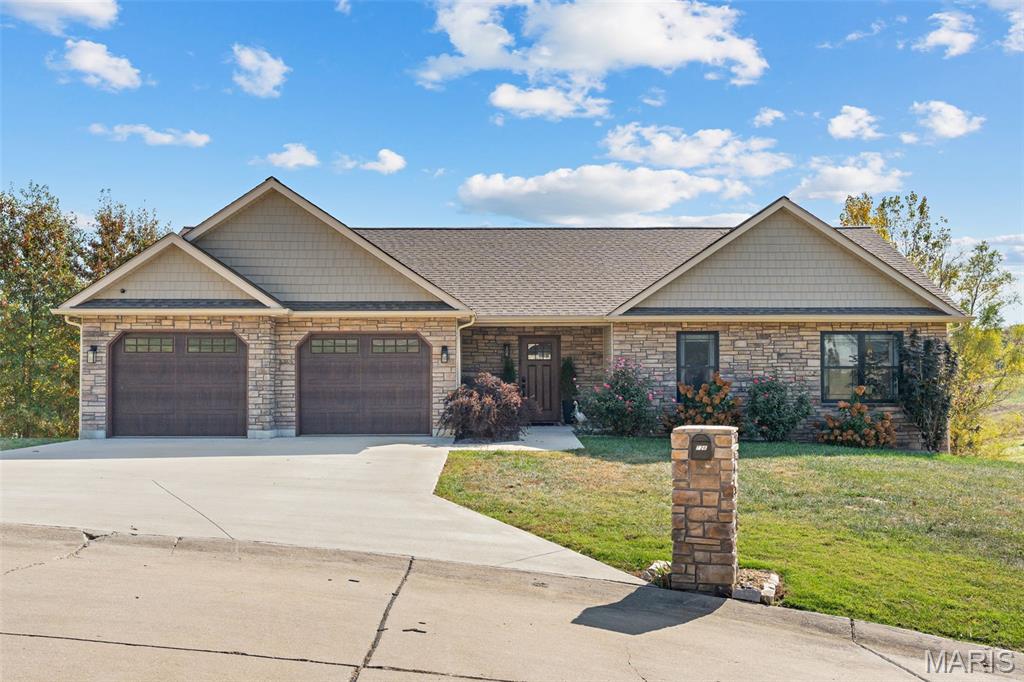726 Sydney Court — photo