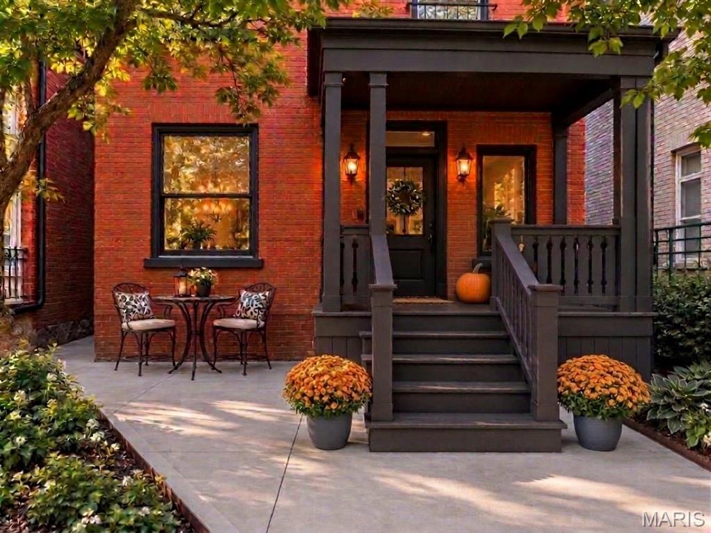 4446 Laclede Avenue — photo