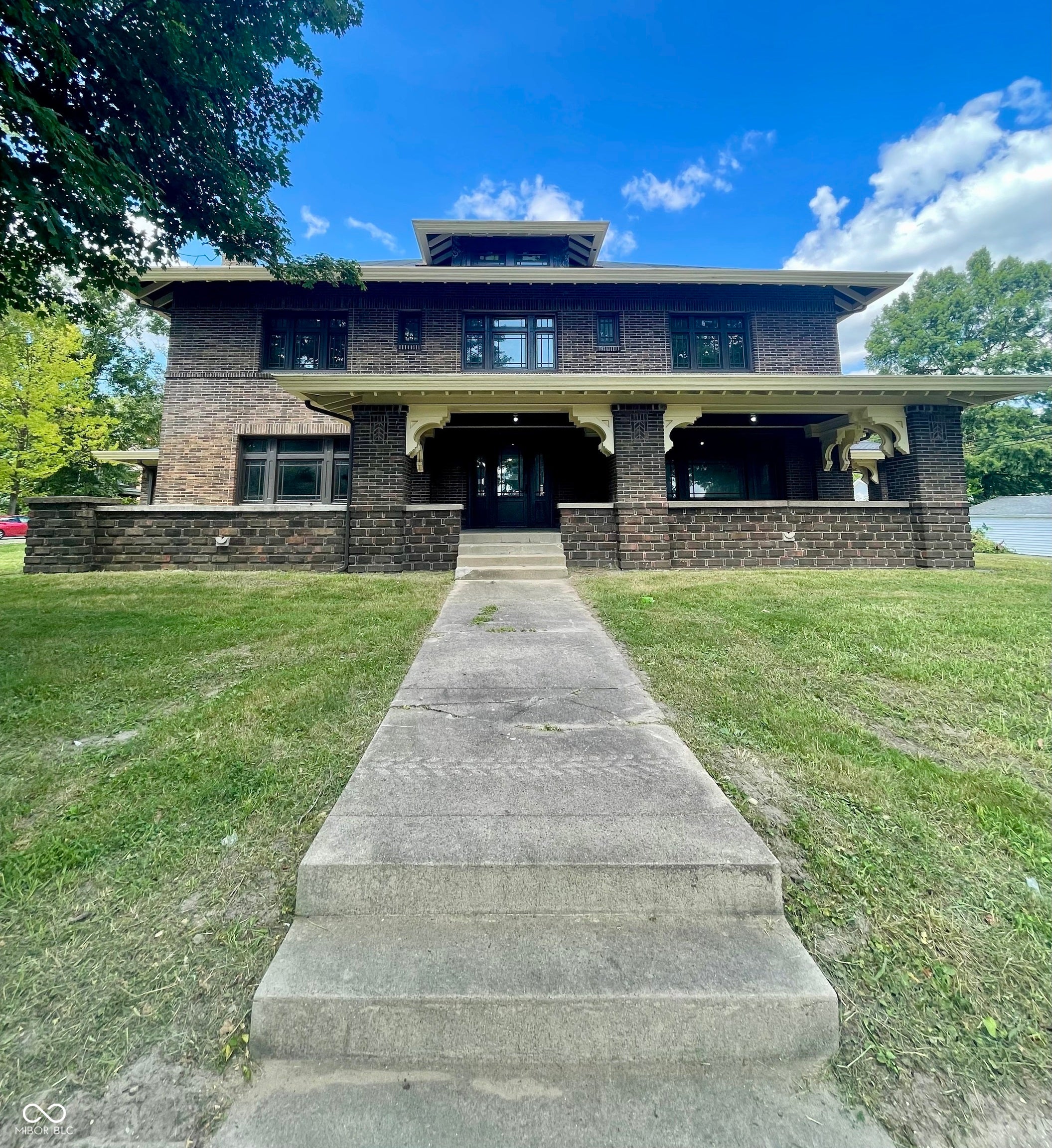 110 E Harrison Street — photo