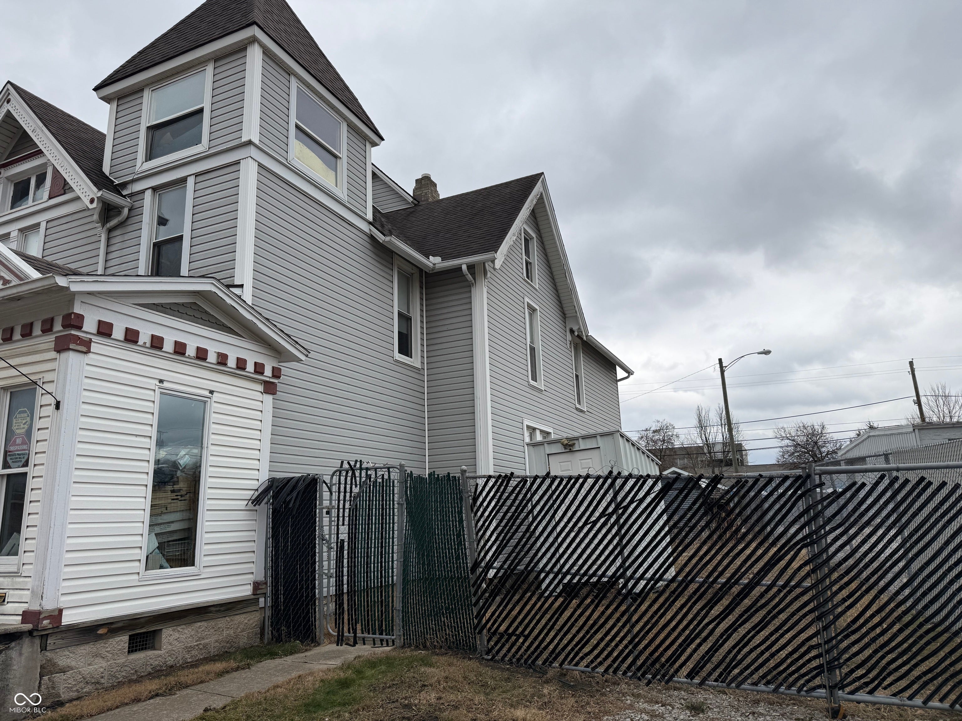 715 W Superior Street — photo