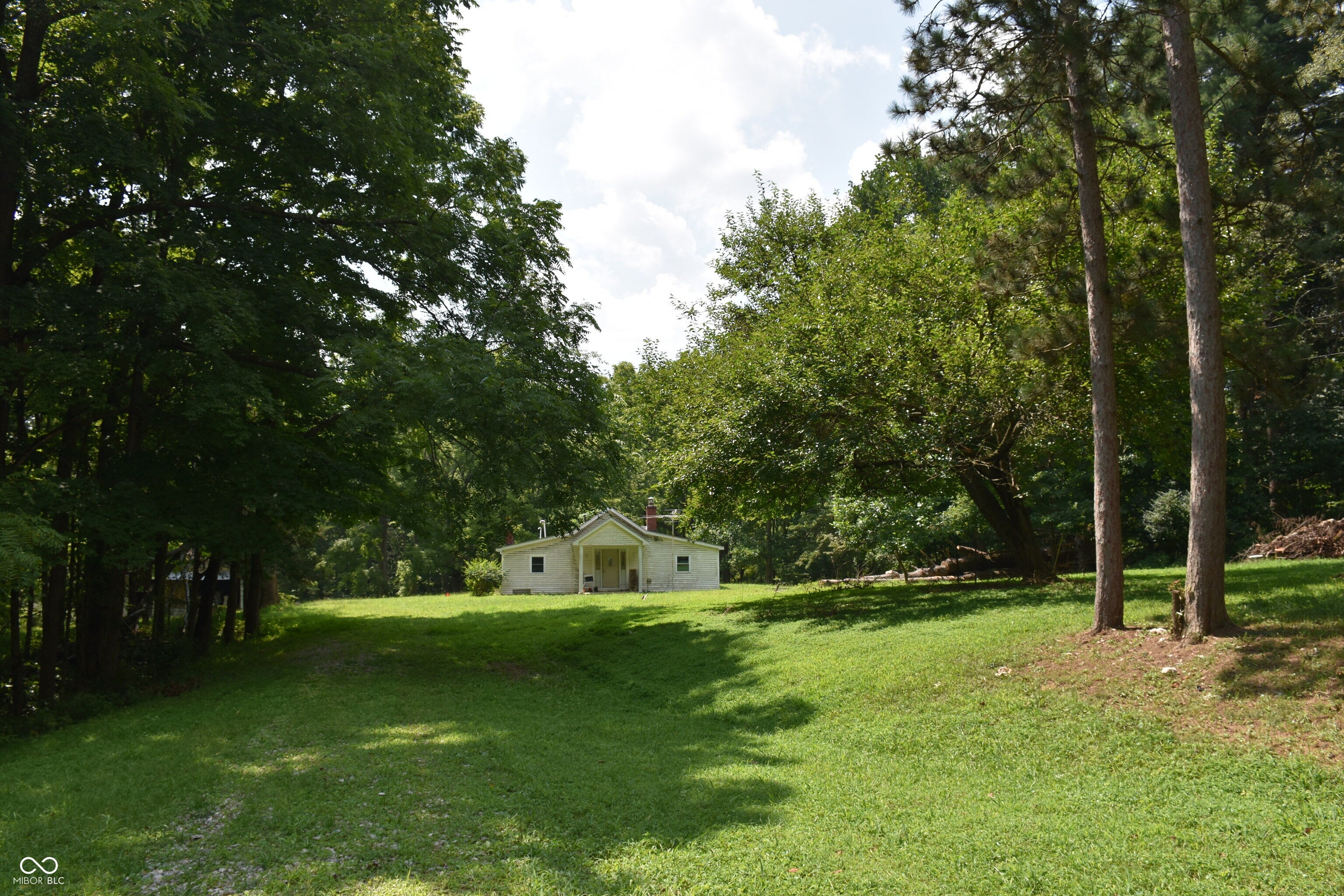 1715 Orchard Hills Road — photo
