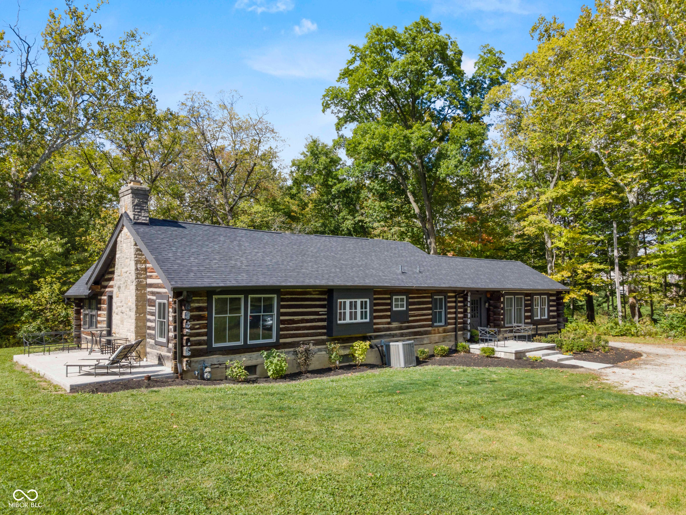 5255 S US 421 — photo