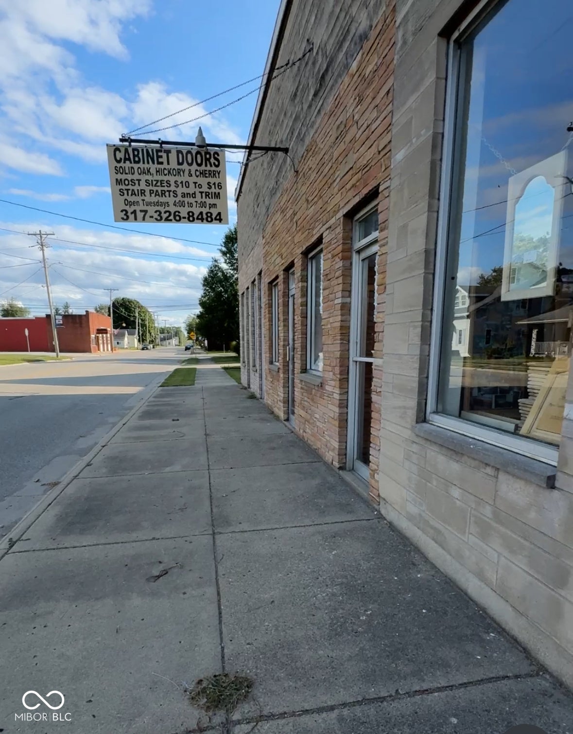 305 Main Street — photo