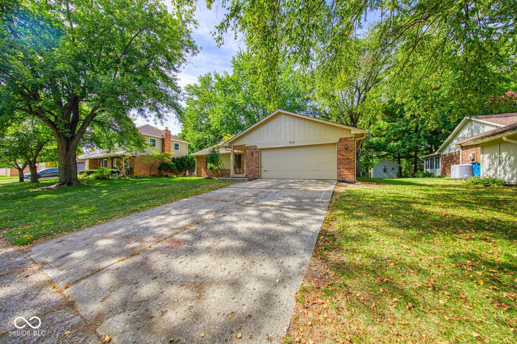 910 Summitcrest Drive — photo