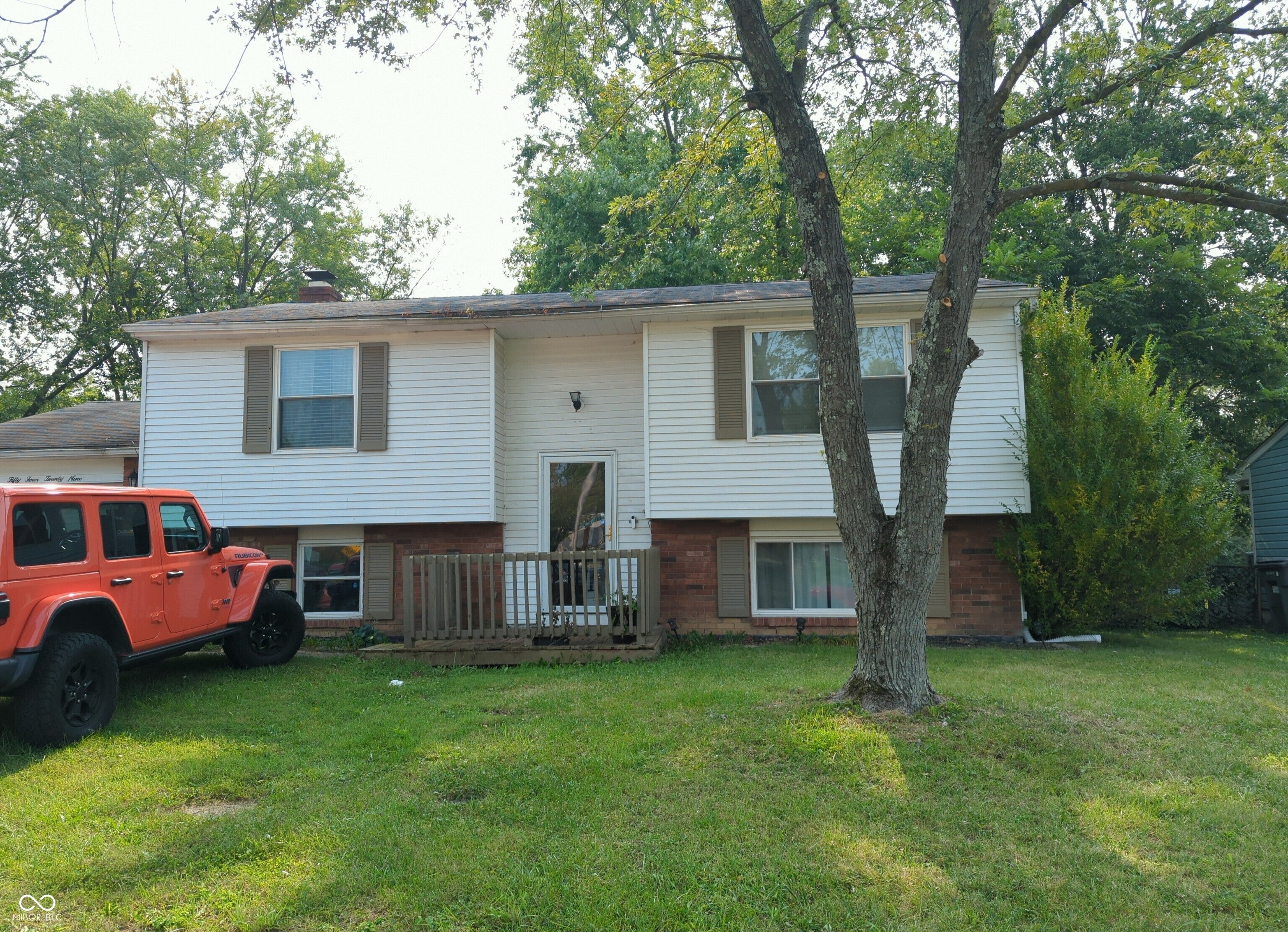 5429 Armstrong Drive — photo
