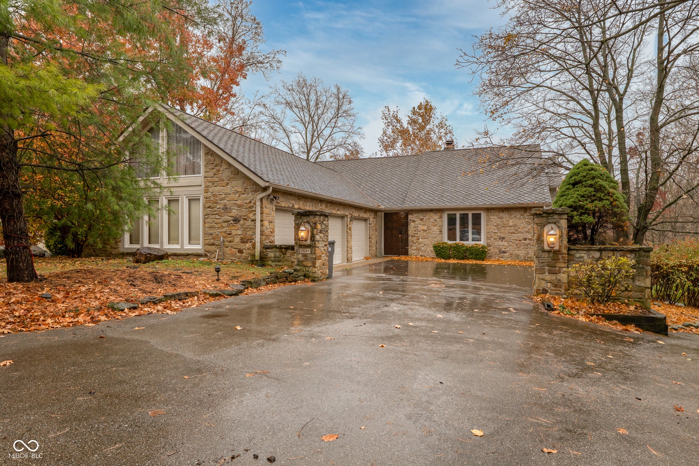 8649 Bay Colony Drive — photo