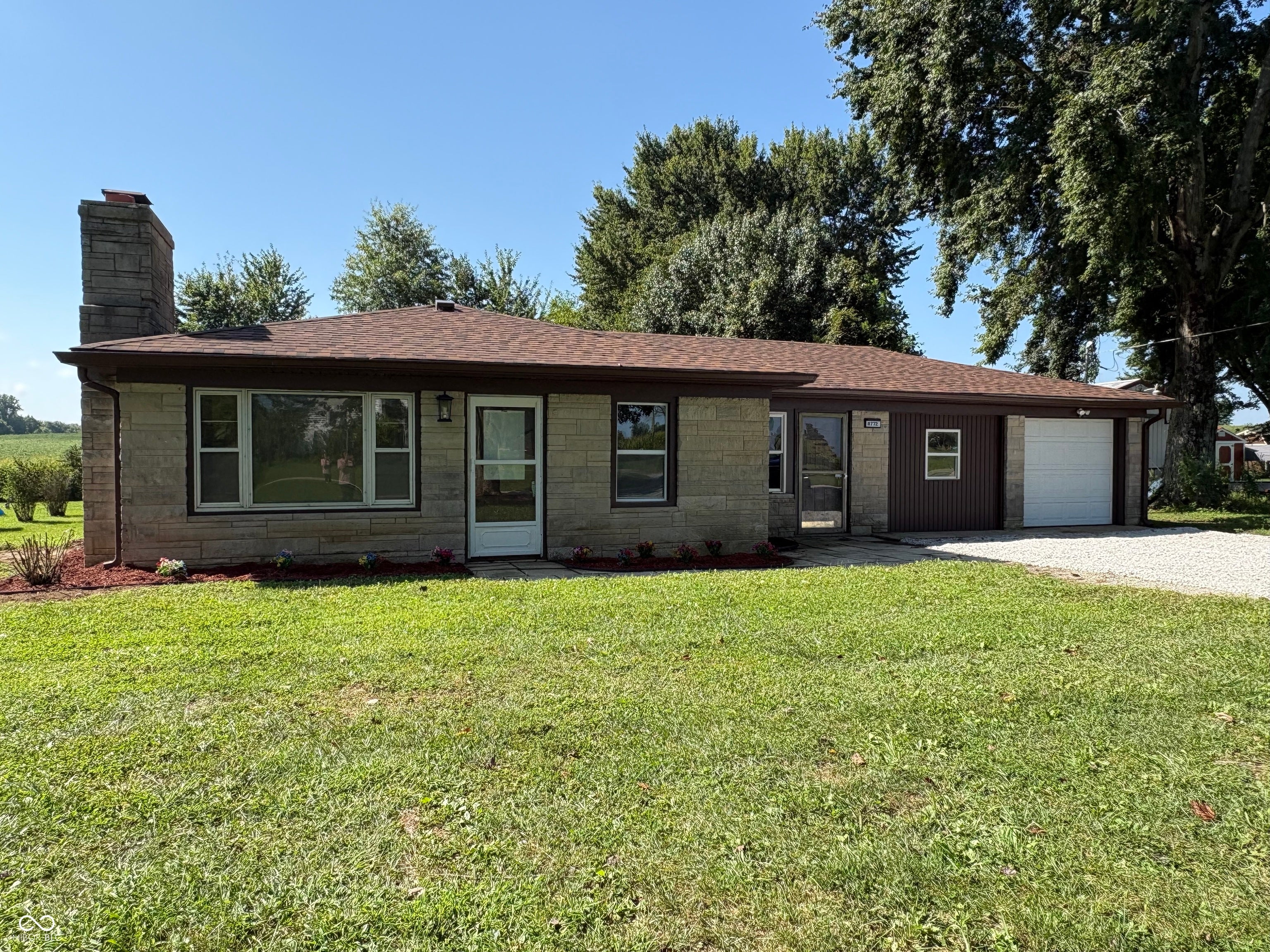 8772 E State Road 42 — photo