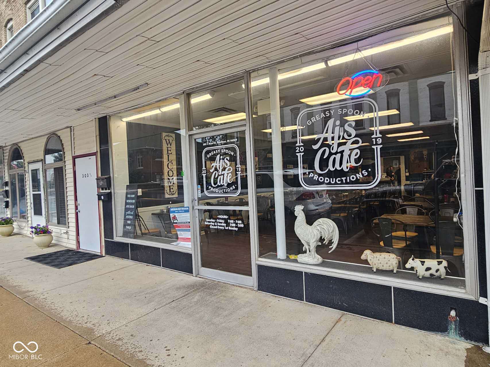 305 S Main Street — photo