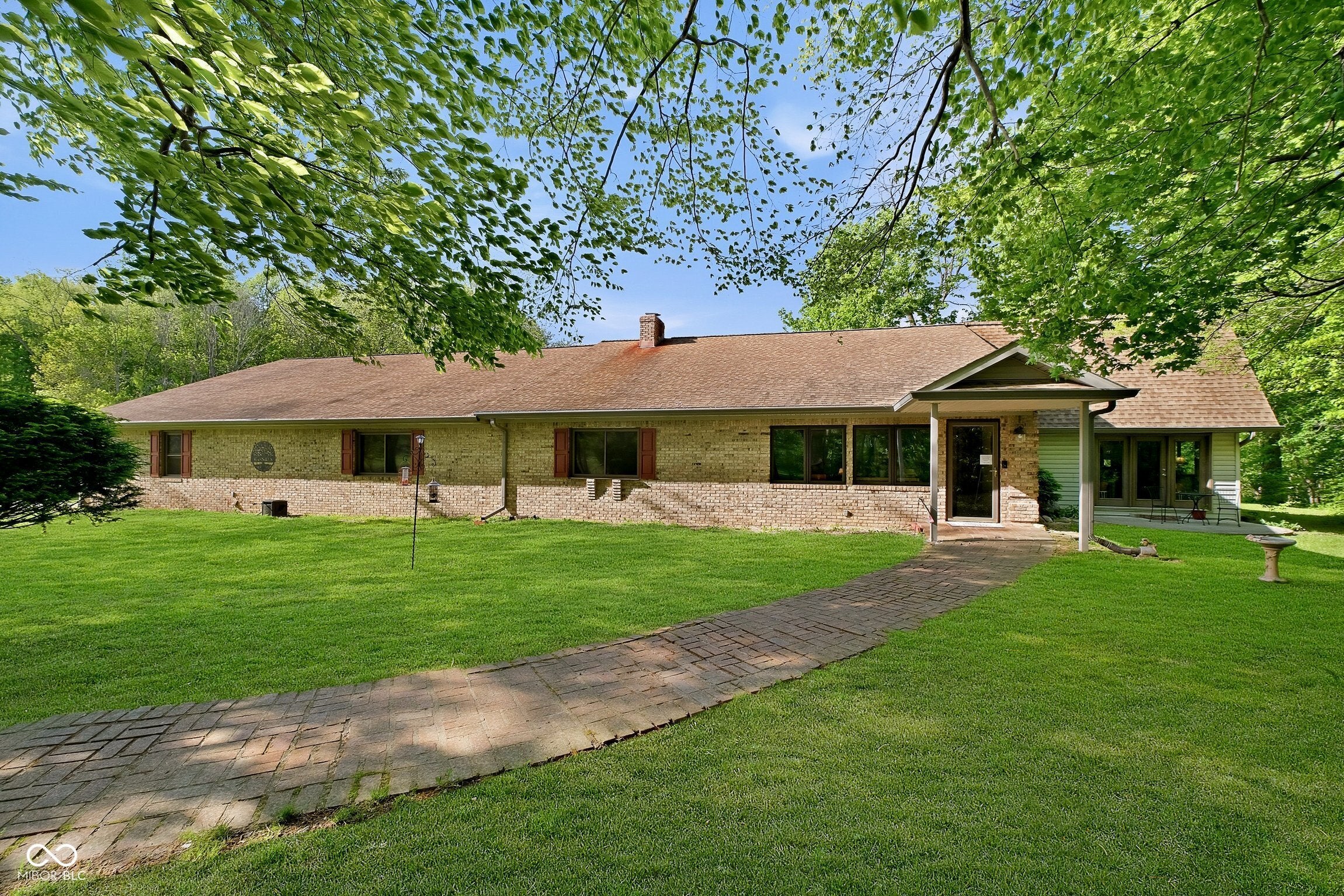2594 E Traction Road — photo