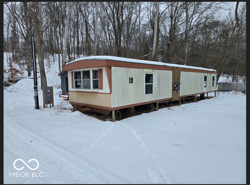 1318 State Road 135 S — photo
